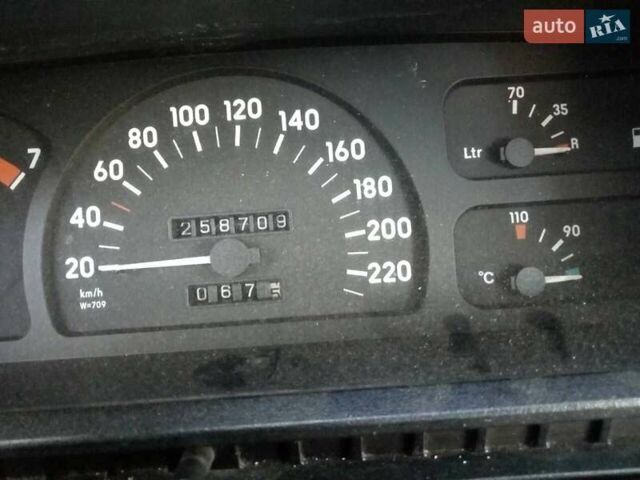 Сірий Опель Омега, об'ємом двигуна 2.4 л та пробігом 258 тис. км за 1900 $, фото 5 на Automoto.ua