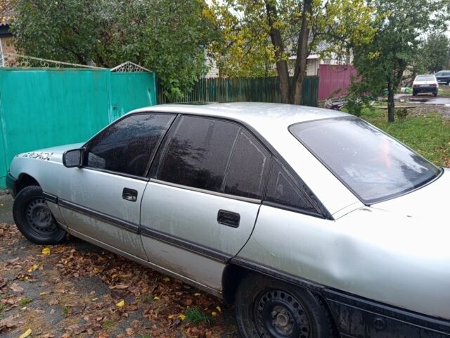 Опель Омега 1990 в Александрие на Automoto.ua Серый Опель Омега, объемом двигателя 0 л и пробегом 380 тыс. км за 360 $, фото 3 на Automoto.ua