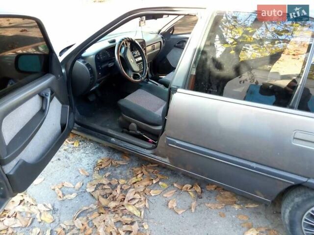 Сірий Опель Омега, об'ємом двигуна 2.4 л та пробігом 258 тис. км за 1900 $, фото 2 на Automoto.ua