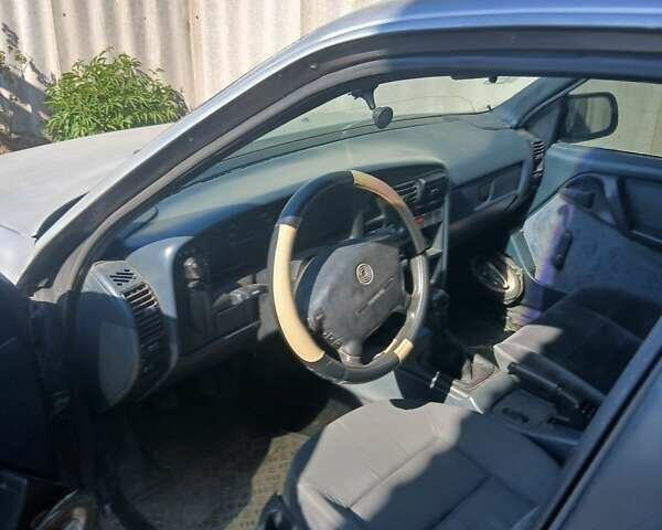 Сірий Опель Омега, об'ємом двигуна 2 л та пробігом 270 тис. км за 500 $, фото 3 на Automoto.ua