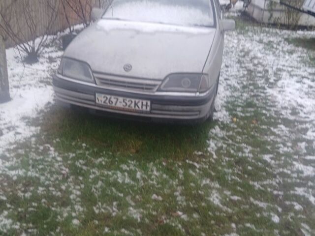 Серый Опель Омега, объемом двигателя 0 л и пробегом 300 тыс. км за 500 $, фото 1 на Automoto.ua