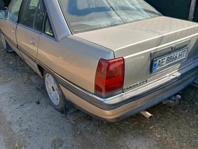 Сірий Опель Омега, об'ємом двигуна 2 л та пробігом 48 тис. км за 1500 $, фото 1 на Automoto.ua