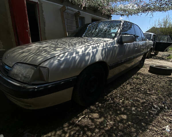 Серый Опель Омега, объемом двигателя 2.6 л и пробегом 250 тыс. км за 1250 $, фото 9 на Automoto.ua
