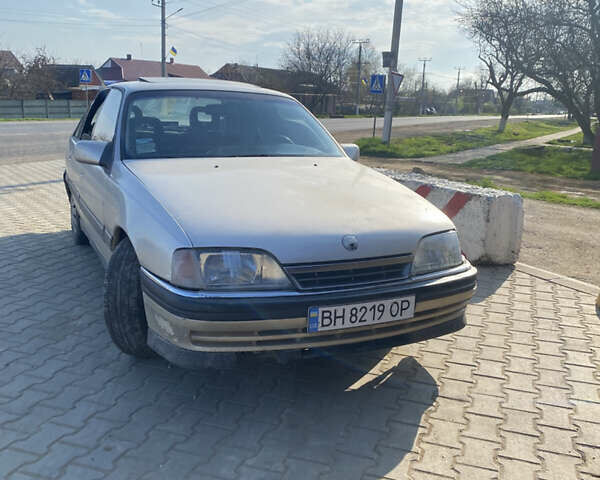 Серый Опель Омега, объемом двигателя 2.6 л и пробегом 250 тыс. км за 1250 $, фото 3 на Automoto.ua