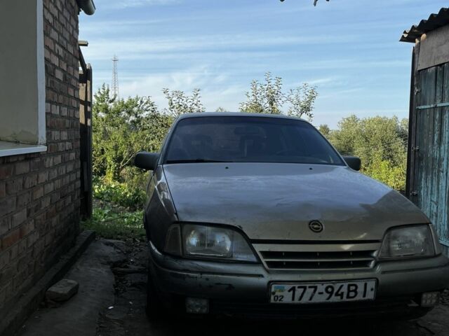 Серый Опель Омега, объемом двигателя 2 л и пробегом 350 тыс. км за 750 $, фото 2 на Automoto.ua