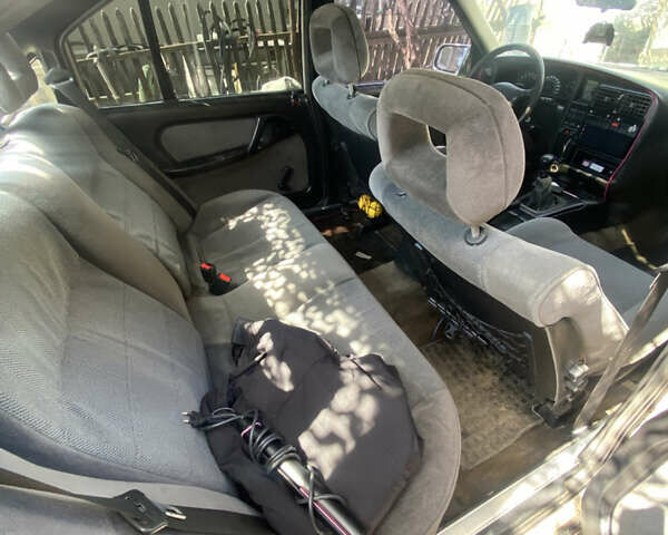 Серый Опель Омега, объемом двигателя 2.6 л и пробегом 250 тыс. км за 1250 $, фото 5 на Automoto.ua