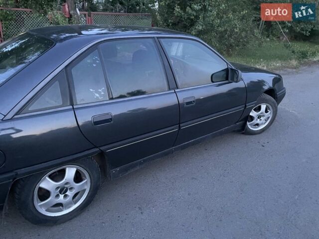 Сірий Опель Омега, об'ємом двигуна 2 л та пробігом 360 тис. км за 2500 $, фото 4 на Automoto.ua
