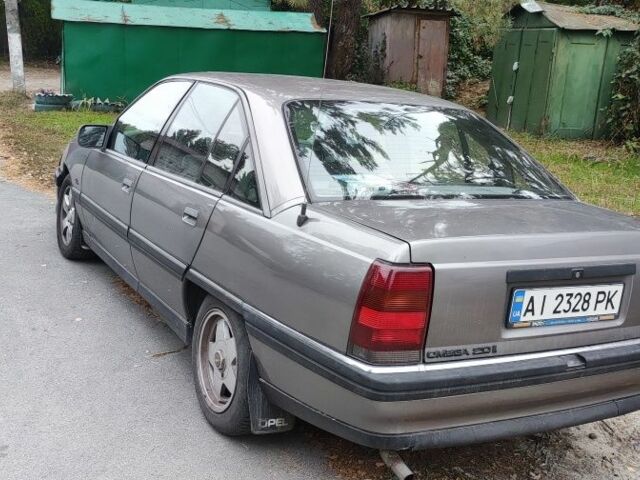 Серый Опель Омега, объемом двигателя 2 л и пробегом 2 тыс. км за 1800 $, фото 4 на Automoto.ua