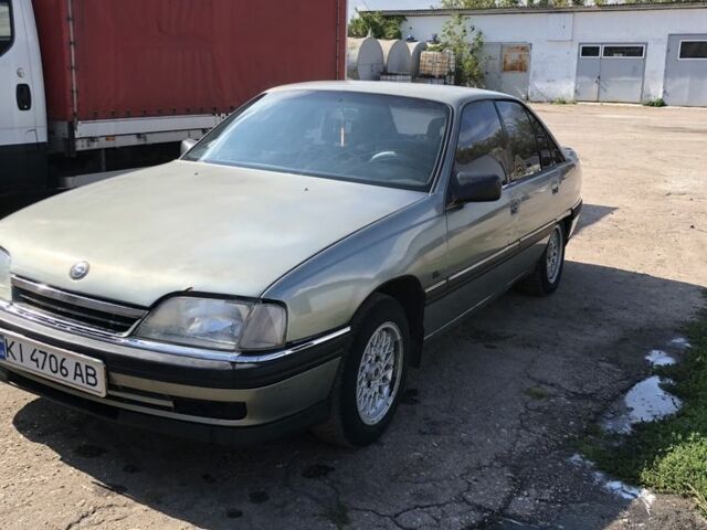 Сірий Опель Омега, об'ємом двигуна 2 л та пробігом 300 тис. км за 1217 $, фото 9 на Automoto.ua