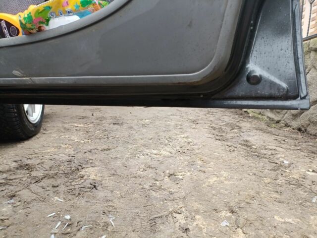 Сірий Опель Омега, об'ємом двигуна 2 л та пробігом 100 тис. км за 1300 $, фото 4 на Automoto.ua