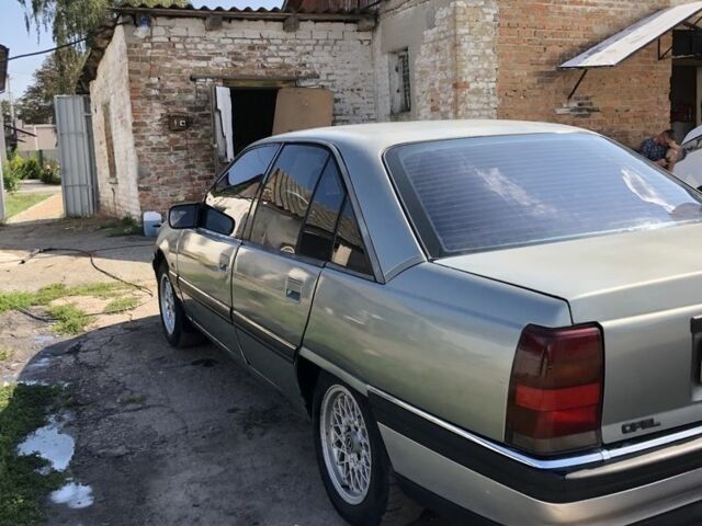 Сірий Опель Омега, об'ємом двигуна 2 л та пробігом 300 тис. км за 1217 $, фото 7 на Automoto.ua