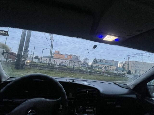 Сірий Опель Омега, об'ємом двигуна 2 л та пробігом 333 тис. км за 1450 $, фото 1 на Automoto.ua