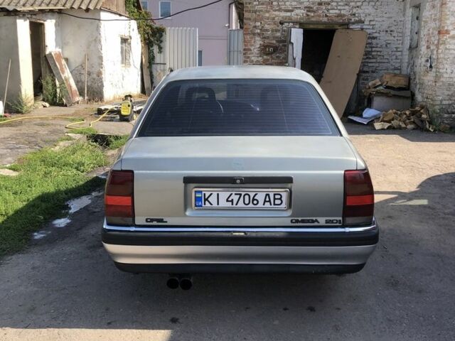 Сірий Опель Омега, об'ємом двигуна 2 л та пробігом 300 тис. км за 1217 $, фото 5 на Automoto.ua