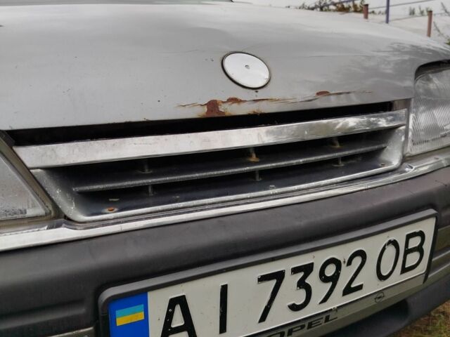 Серый Опель Омега, объемом двигателя 2 л и пробегом 301 тыс. км за 1600 $, фото 5 на Automoto.ua
