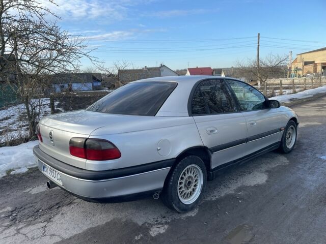 Сірий Опель Омега, об'ємом двигуна 2 л та пробігом 177 тис. км за 999 $, фото 9 на Automoto.ua