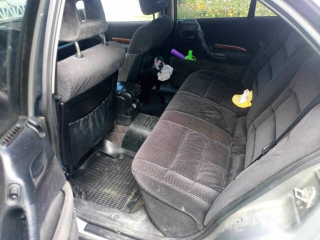 Сірий Опель Омега, об'ємом двигуна 2.5 л та пробігом 257 тис. км за 1650 $, фото 5 на Automoto.ua