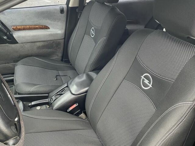 Серый Опель Омега, объемом двигателя 2 л и пробегом 317 тыс. км за 1780 $, фото 5 на Automoto.ua