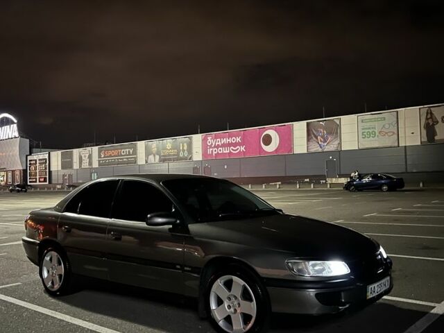 Серый Опель Омега, объемом двигателя 2 л и пробегом 248 тыс. км за 2600 $, фото 1 на Automoto.ua