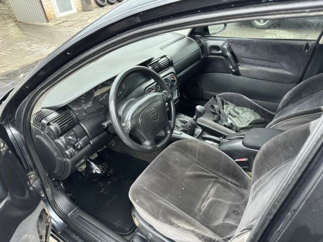 Серый Опель Омега, объемом двигателя 2 л и пробегом 350 тыс. км за 1499 $, фото 5 на Automoto.ua