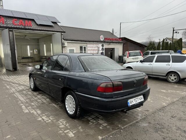 Серый Опель Омега, объемом двигателя 2 л и пробегом 350 тыс. км за 1499 $, фото 3 на Automoto.ua