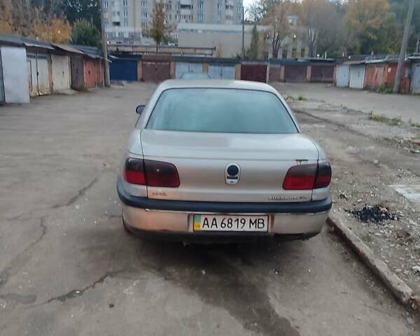 Серый Опель Омега, объемом двигателя 2 л и пробегом 700 тыс. км за 1200 $, фото 2 на Automoto.ua