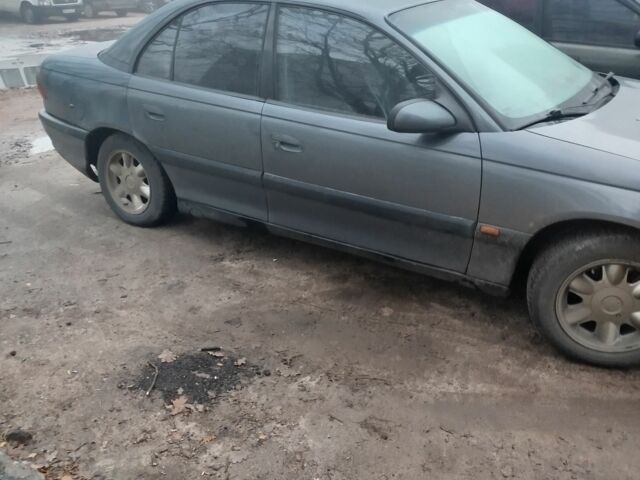 Серый Опель Омега, объемом двигателя 2.5 л и пробегом 345 тыс. км за 1300 $, фото 1 на Automoto.ua