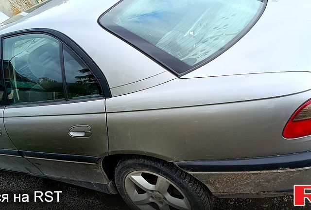 Сірий Опель Омега, об'ємом двигуна 2 л та пробігом 305 тис. км за 4300 $, фото 2 на Automoto.ua