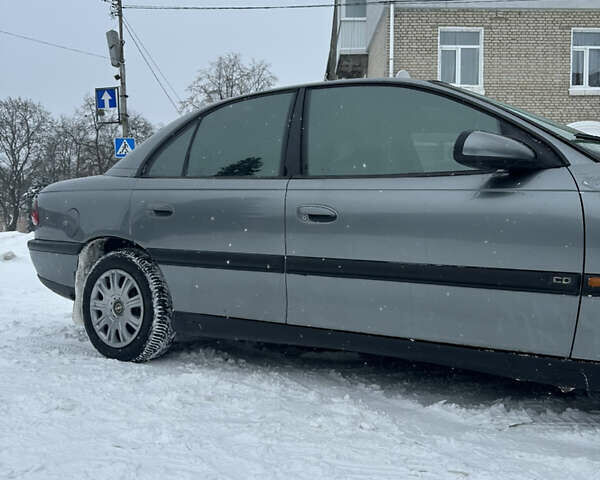 Серый Опель Омега, объемом двигателя 2 л и пробегом 320 тыс. км за 2300 $, фото 5 на Automoto.ua