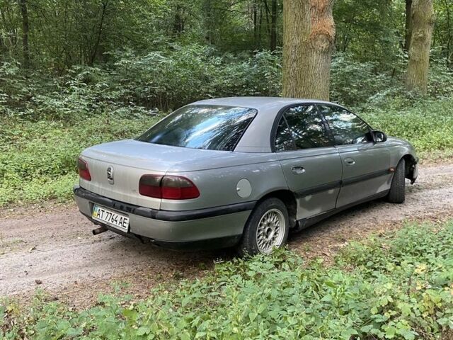 Сірий Опель Омега, об'ємом двигуна 2 л та пробігом 300 тис. км за 1400 $, фото 4 на Automoto.ua