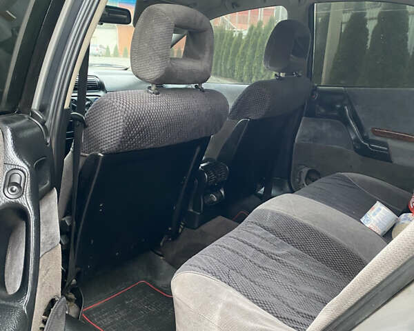 Сірий Опель Омега, об'ємом двигуна 2.5 л та пробігом 300 тис. км за 2300 $, фото 7 на Automoto.ua