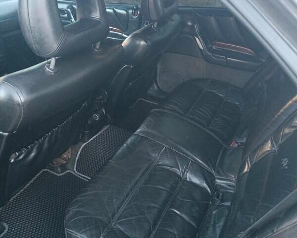 Серый Опель Омега, объемом двигателя 2 л и пробегом 408 тыс. км за 2250 $, фото 7 на Automoto.ua