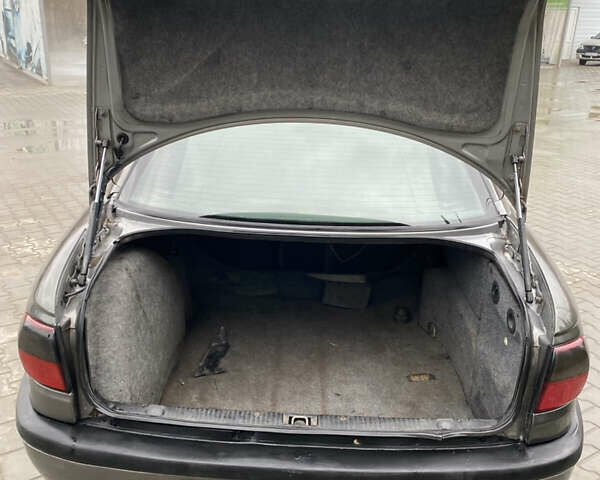 Сірий Опель Омега, об'ємом двигуна 2.5 л та пробігом 300 тис. км за 2300 $, фото 6 на Automoto.ua