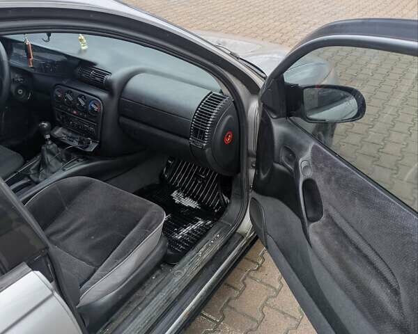 Серый Опель Омега, объемом двигателя 2 л и пробегом 281 тыс. км за 1450 $, фото 9 на Automoto.ua