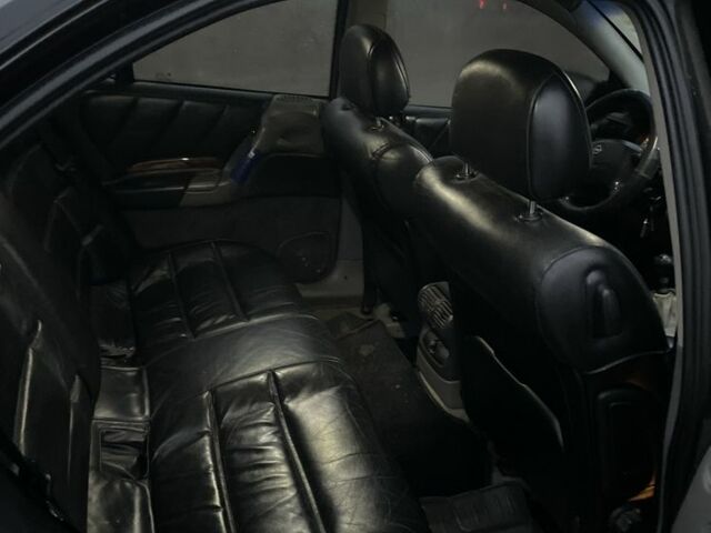 Серый Опель Омега, объемом двигателя 2.5 л и пробегом 300 тыс. км за 1699 $, фото 7 на Automoto.ua