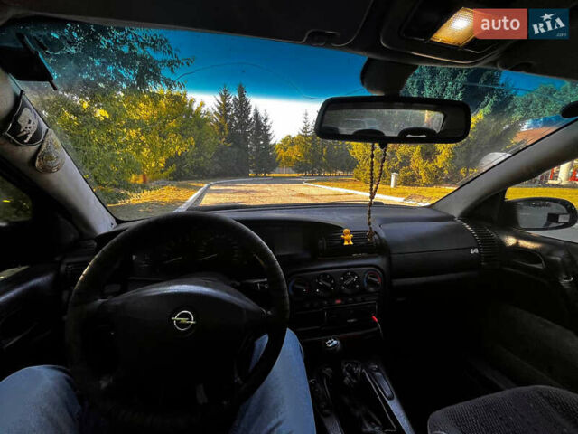 Серый Опель Омега, объемом двигателя 2 л и пробегом 353 тыс. км за 1700 $, фото 11 на Automoto.ua