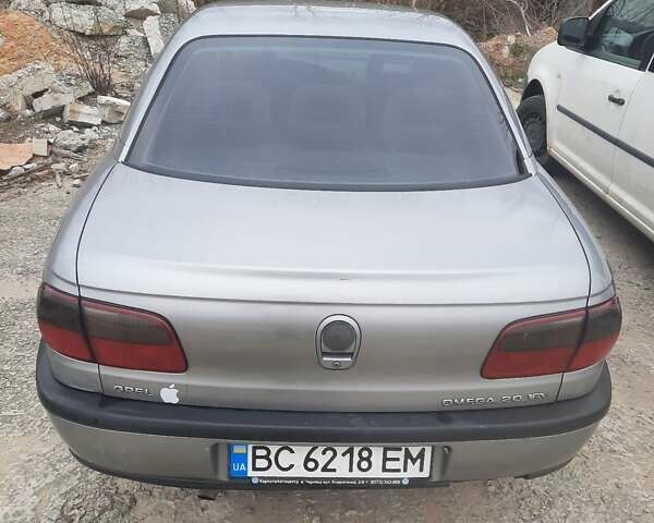 Серый Опель Омега, объемом двигателя 2 л и пробегом 120 тыс. км за 1550 $, фото 9 на Automoto.ua