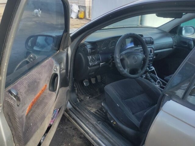 Сірий Опель Омега, об'ємом двигуна 2.5 л та пробігом 346 тис. км за 2650 $, фото 4 на Automoto.ua