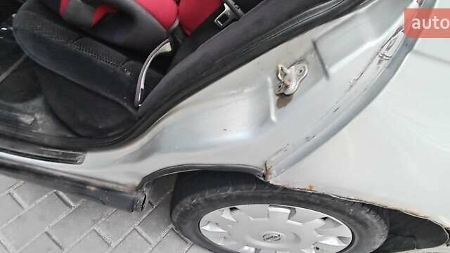 Серый Опель Омега, объемом двигателя 2 л и пробегом 470 тыс. км за 1700 $, фото 2 на Automoto.ua