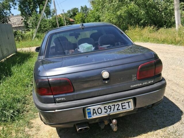 Сірий Опель Омега, об'ємом двигуна 2 л та пробігом 368 тис. км за 1350 $, фото 4 на Automoto.ua