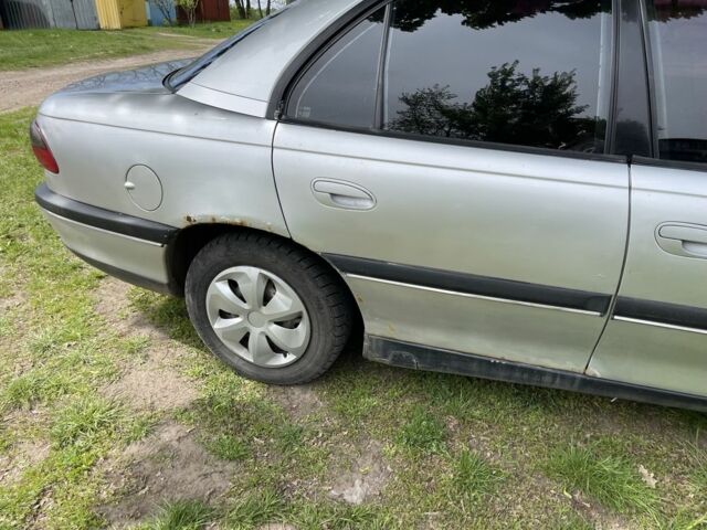 Сірий Опель Омега, об'ємом двигуна 2 л та пробігом 330 тис. км за 1700 $, фото 4 на Automoto.ua