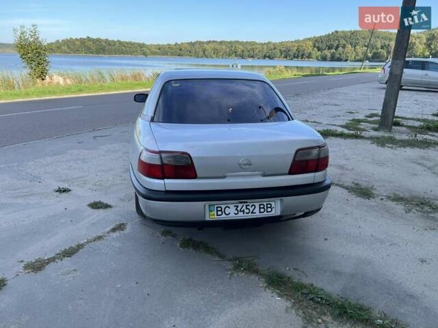 Серый Опель Омега, объемом двигателя 2 л и пробегом 400 тыс. км за 1750 $, фото 4 на Automoto.ua