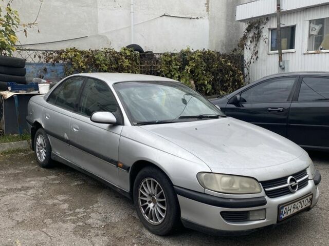 Серый Опель Омега, объемом двигателя 2 л и пробегом 358 тыс. км за 1500 $, фото 3 на Automoto.ua