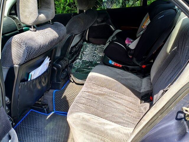 Серый Опель Омега, объемом двигателя 2.5 л и пробегом 446 тыс. км за 2800 $, фото 6 на Automoto.ua