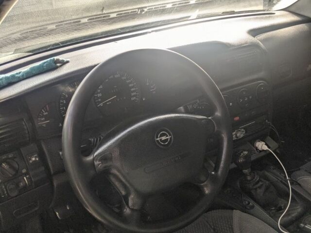 Серый Опель Омега, объемом двигателя 2 л и пробегом 430 тыс. км за 1300 $, фото 5 на Automoto.ua