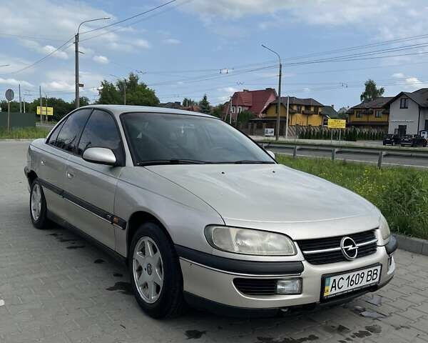 Серый Опель Омега, объемом двигателя 2 л и пробегом 250 тыс. км за 2500 $, фото 14 на Automoto.ua