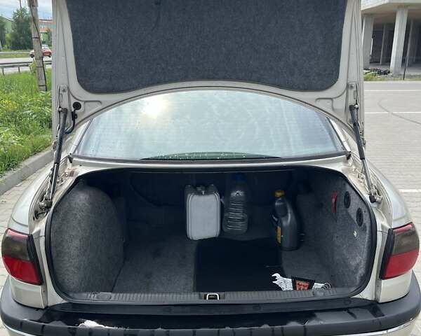 Серый Опель Омега, объемом двигателя 2 л и пробегом 250 тыс. км за 2500 $, фото 10 на Automoto.ua