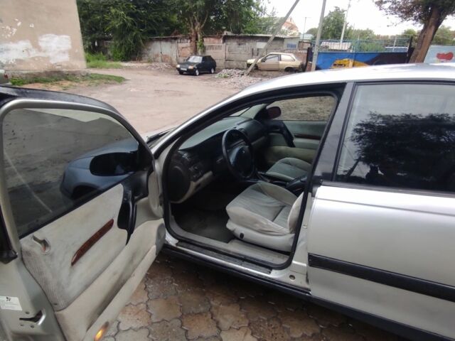 Сірий Опель Омега, об'ємом двигуна 2.5 л та пробігом 2 тис. км за 2399 $, фото 8 на Automoto.ua