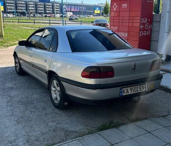 Сірий Опель Омега, об'ємом двигуна 2 л та пробігом 430 тис. км за 1900 $, фото 2 на Automoto.ua