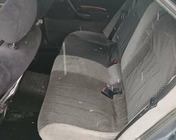 Сірий Опель Омега, об'ємом двигуна 2 л та пробігом 355 тис. км за 1200 $, фото 4 на Automoto.ua