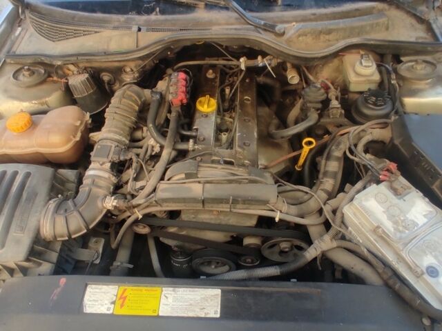 Серый Опель Омега, объемом двигателя 2 л и пробегом 350 тыс. км за 1200 $, фото 4 на Automoto.ua